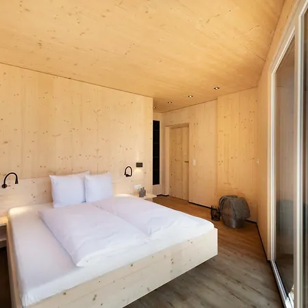 Zum Stubaier Gletscher - Dorf Semesterbostad