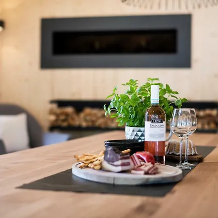 Zum Stubaier Gletscher - Dorf Neustift im Stubaital