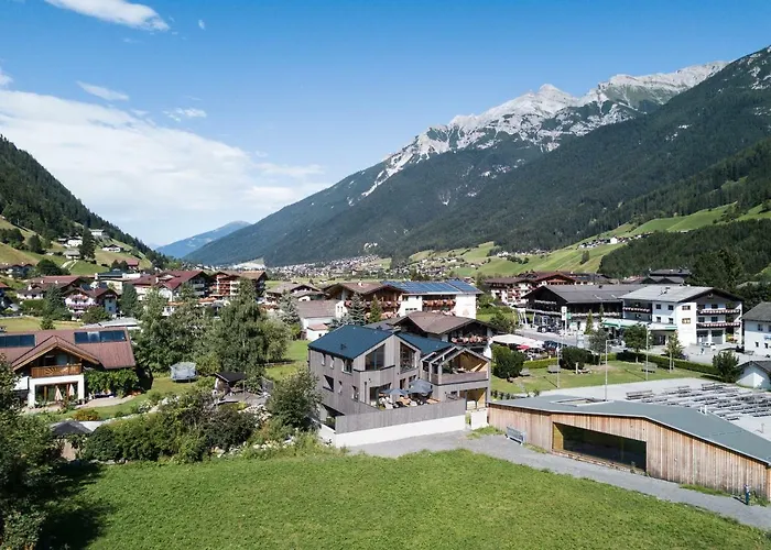 Zum Stubaier Gletscher - Dorf *