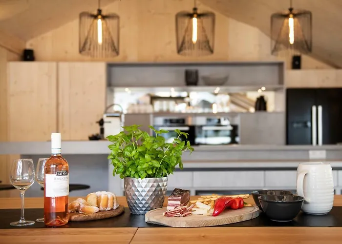 Zum Stubaier Gletscher - Dorf Neustift im Stubaital