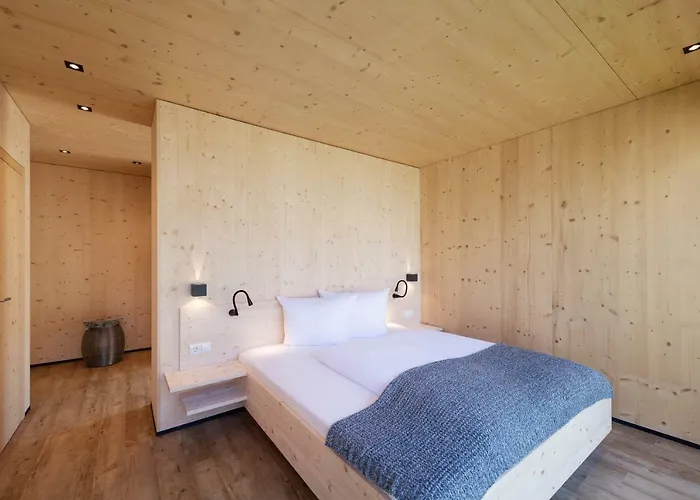 Zum Stubaier Gletscher - Dorf