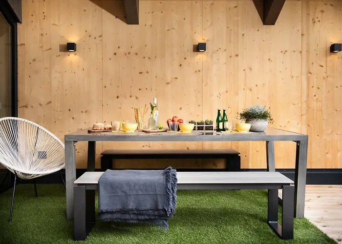 Zum Stubaier Gletscher - Dorf * Neustift im Stubaital