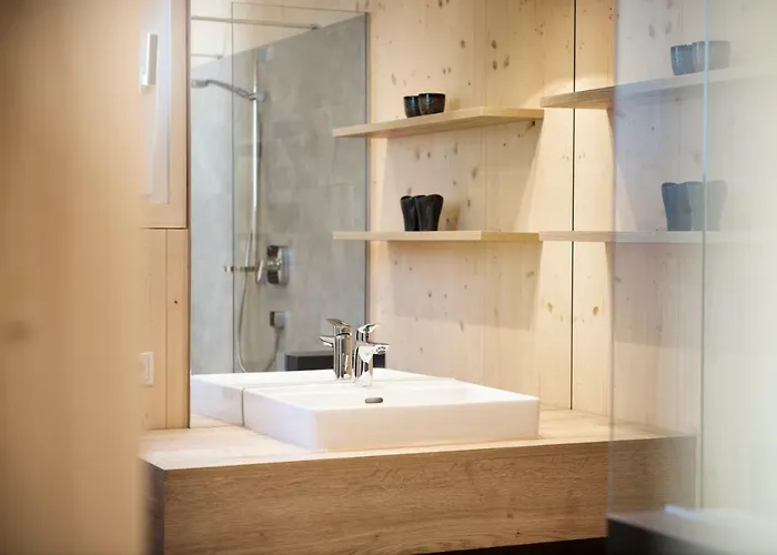 Zum Stubaier Gletscher - Dorf