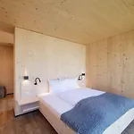 Zum Stubaier Gletscher - Dorf
