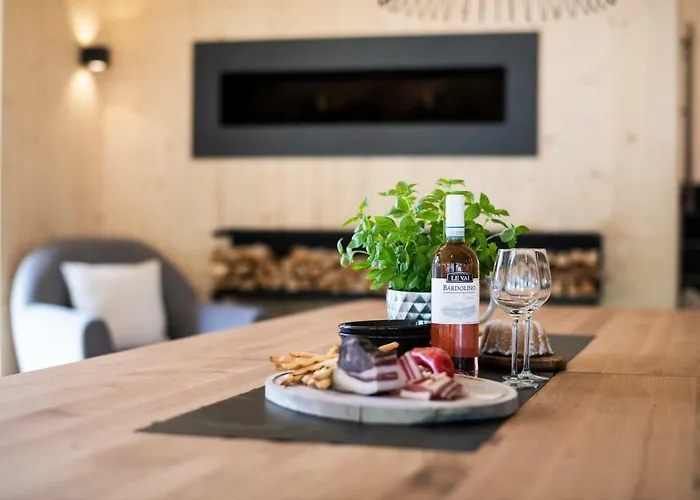 Zum Stubaier Gletscher - Dorf Neustift im Stubaital